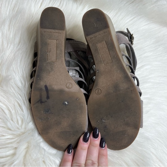 Seychelles Women's Faux Suede Strappy Wedge Sandals - Picture 9 of 9